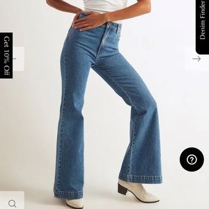 NWT Rollas Eastcoast Flare Jean - Sadie blue